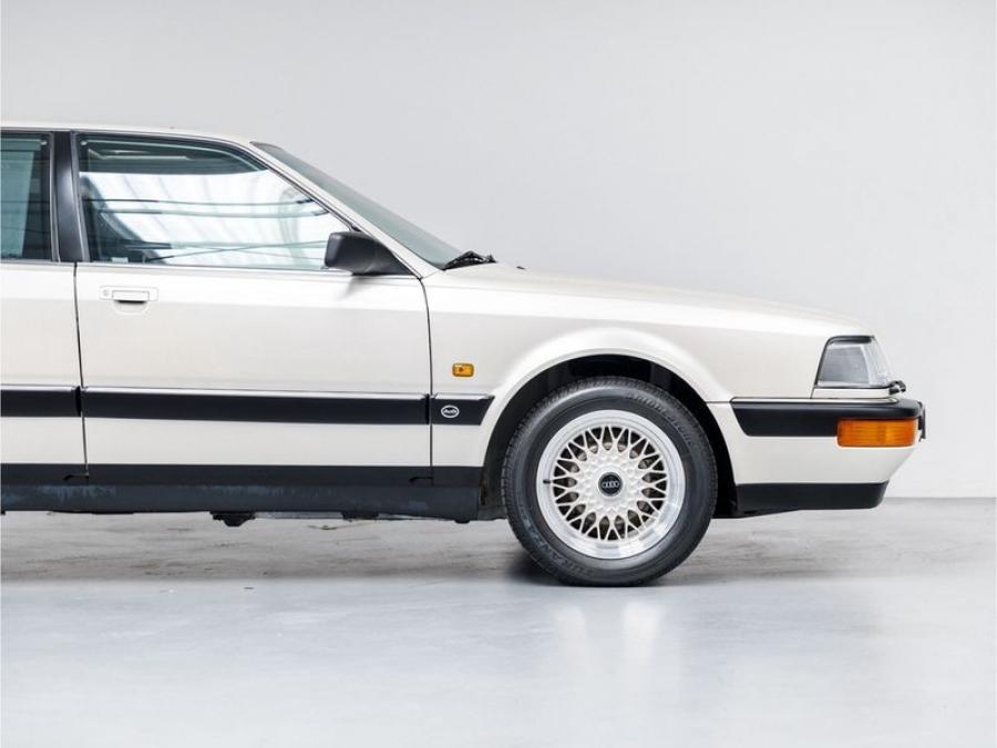 Детали экстерьера Audi V8 1990 года  (EU) (фото 22 из 84)